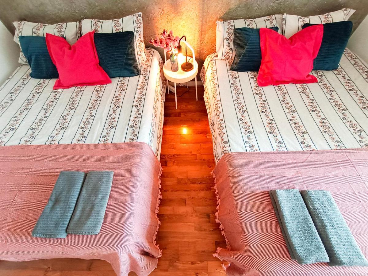 Albergue Urquinaona Rooms *
